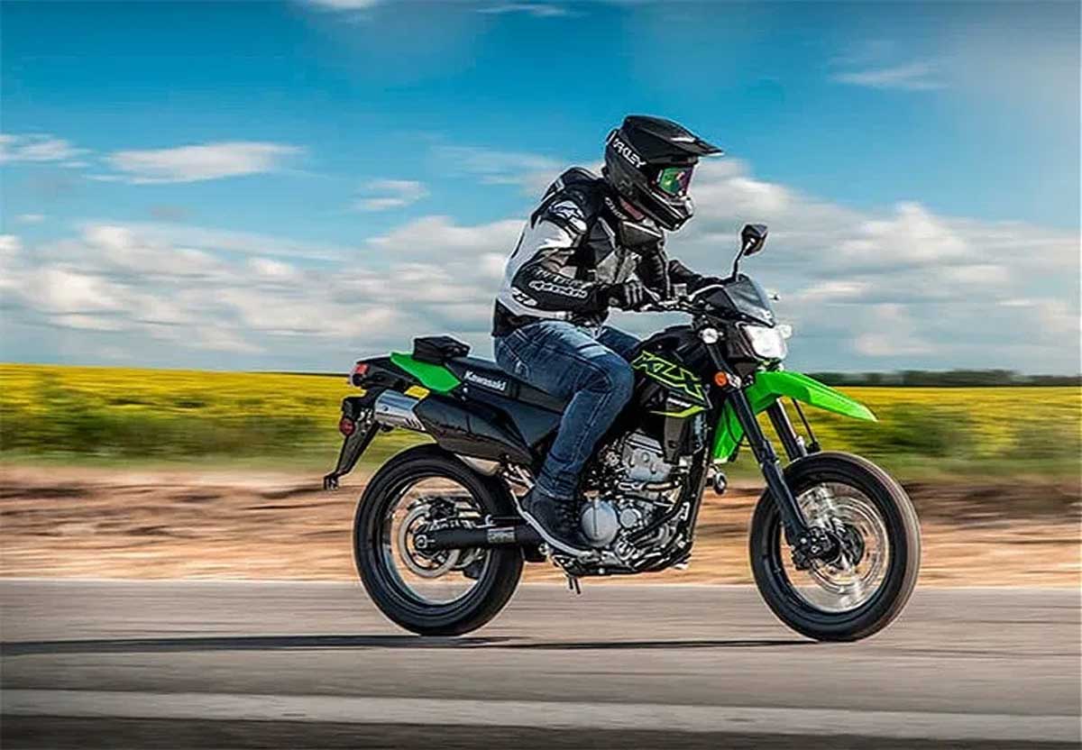 Kawasaki apresenta a nova  KLX300SM Supermoto 2021
