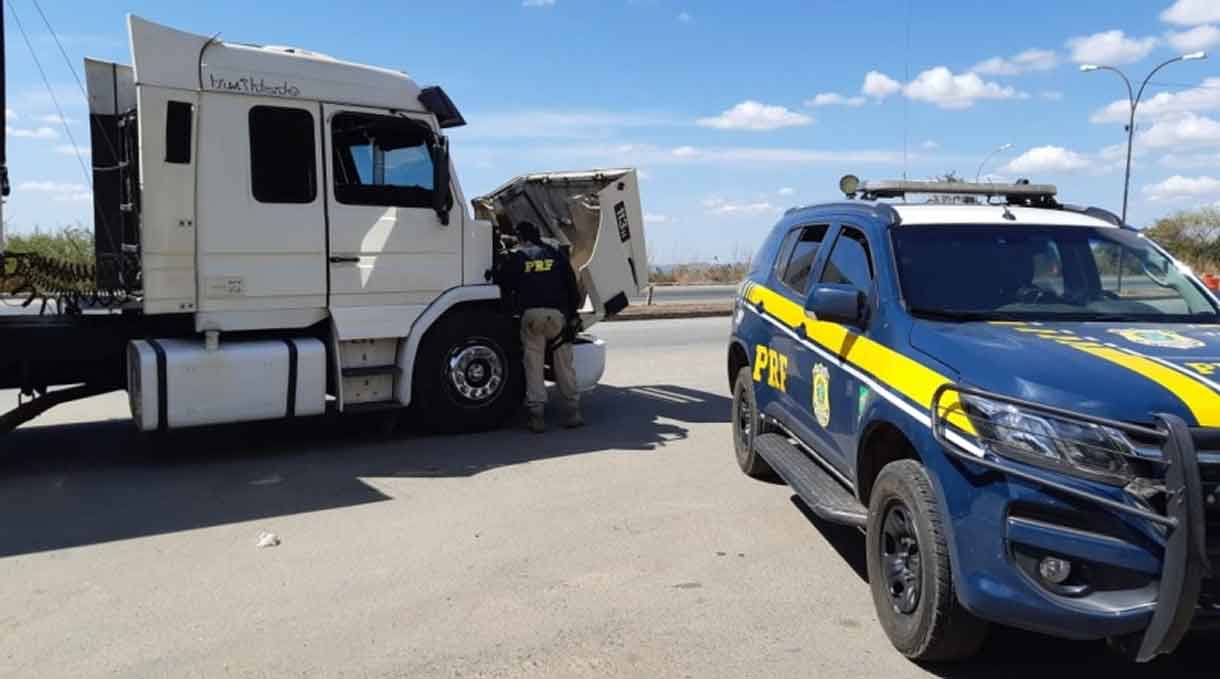 Polícia rodoviária recupera caminhão roubado há mais de 20 anos em Jundiaí. Foto: PRF