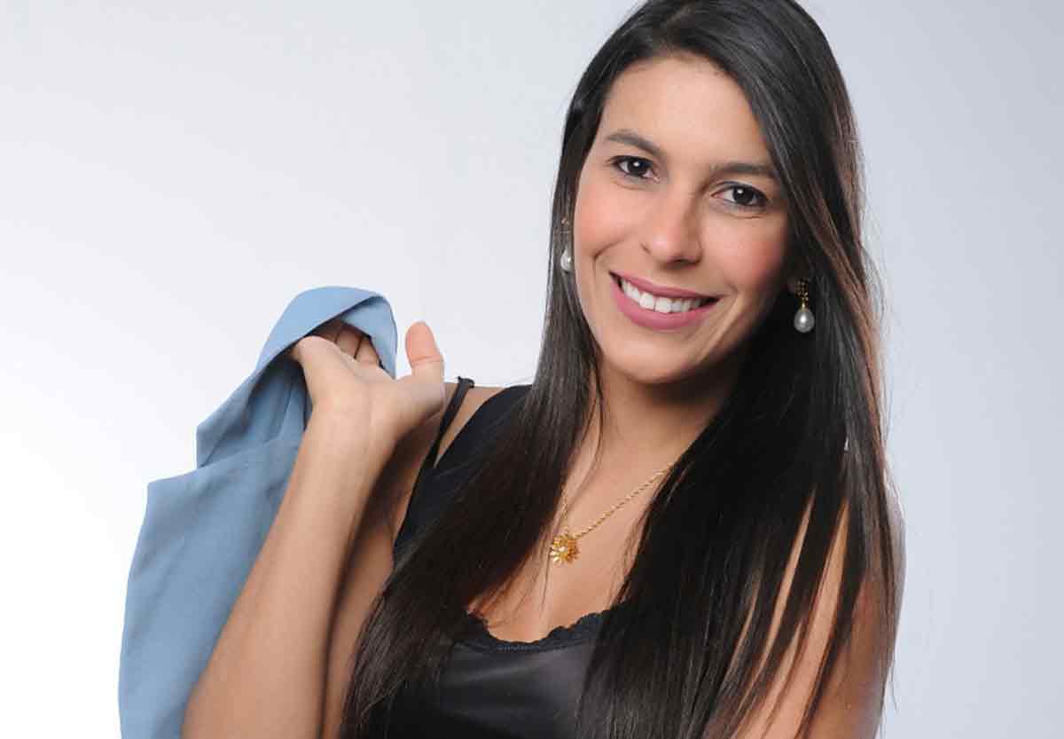Conheça Andreza Carício, a autora best-seller que conquistou o Brasil com seu livro “Todo Santo Dia”. Foto: Divulgação