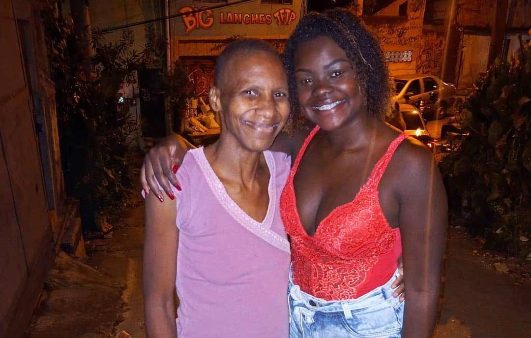 Tombo de Deise Gouveia viraliza e fama é revertida em doações. Foto: reprodução Instagram
