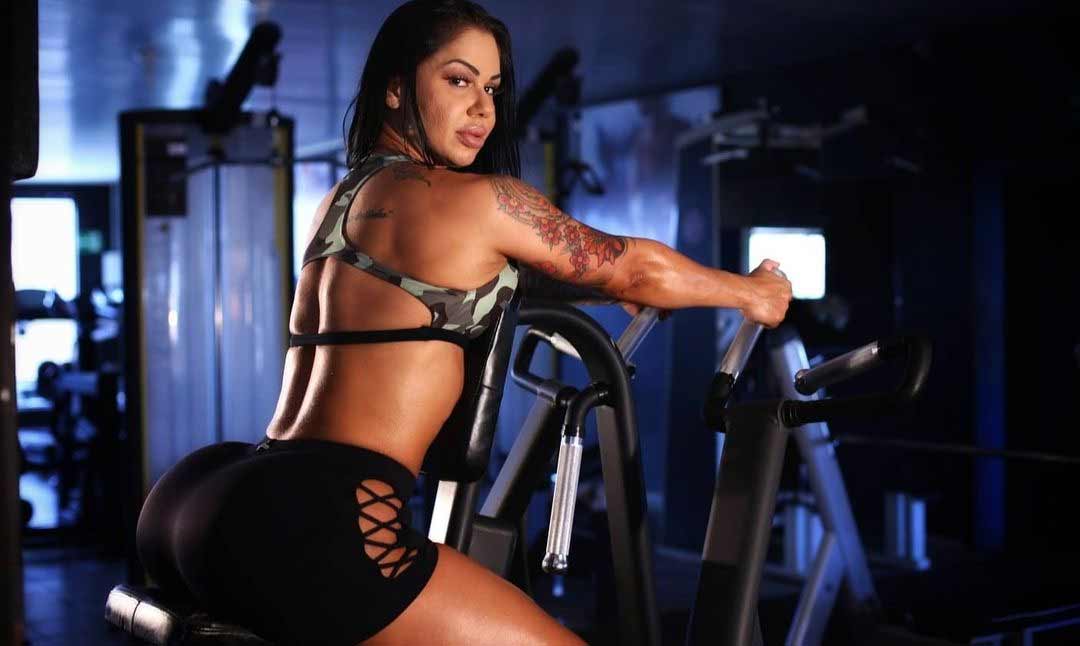 Com 126cm de bumbum, modelo Vanessa Altaídes desabafa e relata ofensas nas redes sociais. Foto: Reprodução Instagram