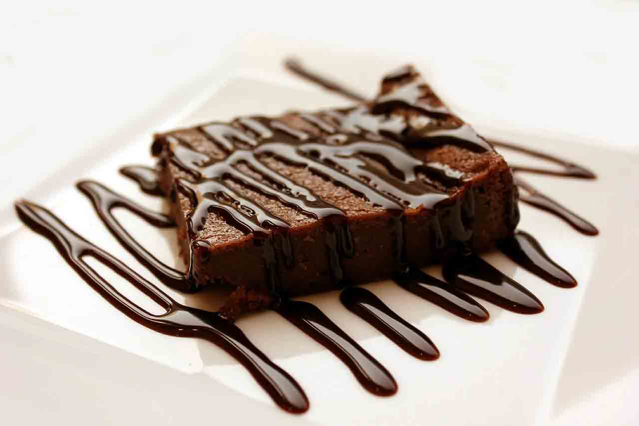 Qual a diferença de brownie e bolo de chocolate? Foto: Pixabay