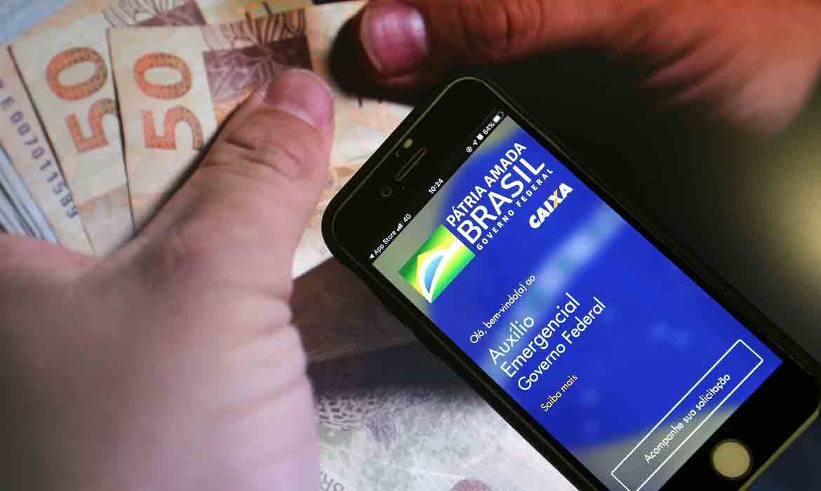 Caixa paga hoje auxílio emergencial a nascidos em outubro. Foto: © Marcello Casal JrAgência Brasil