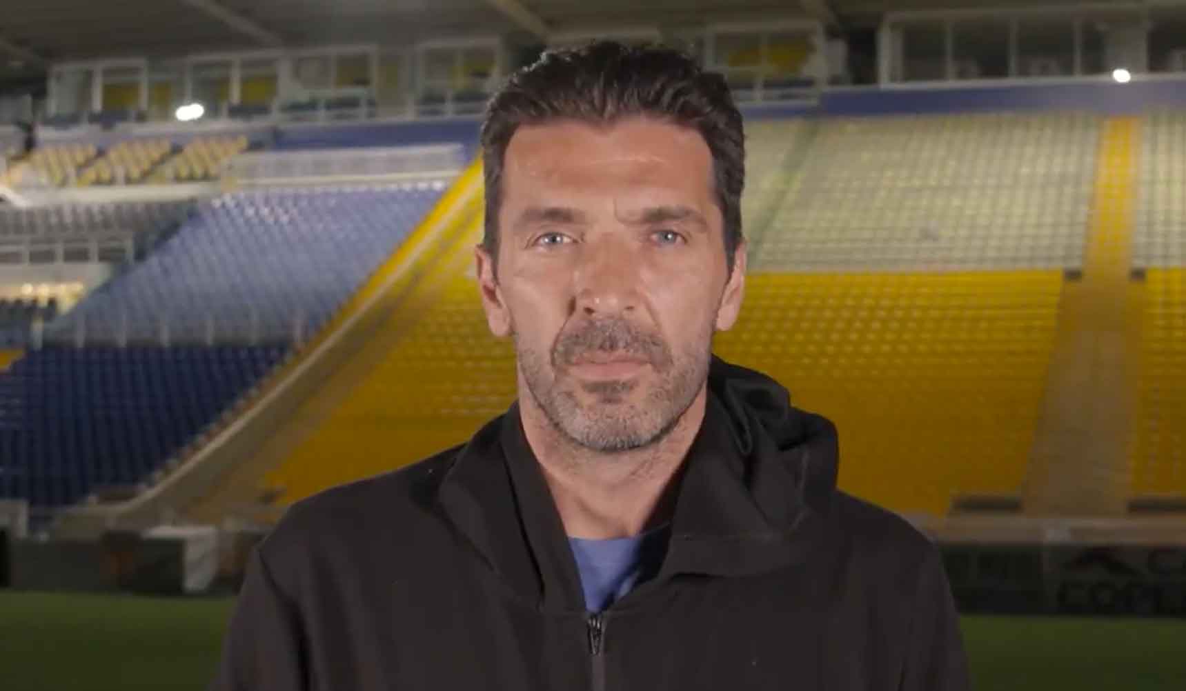Aos 43 anos, um dos melhores goleiros do mundo retorna ao Parma após 20 anos. Foto: Reprodução Twitter