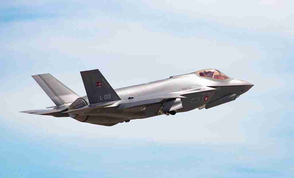 Suíça anuncia a compra de 36 caças F-35A
