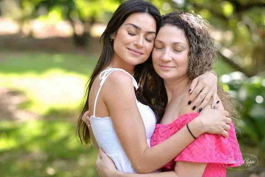 Thaila Ayala celebra aniversário da irmã: "Não canso de dizer o quanto eu te amo"