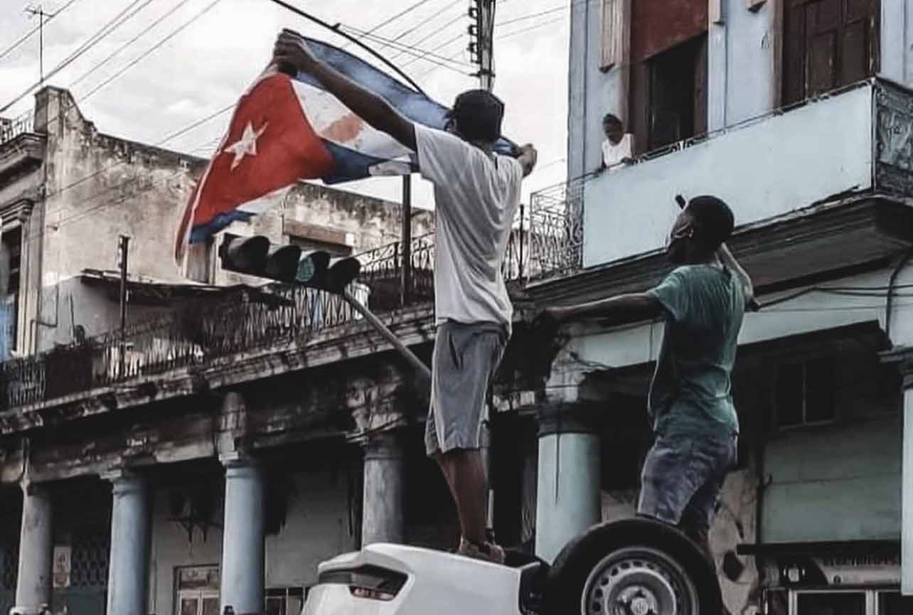 Manifestantes cubanos ocupam as ruas para protestar contra governo. Reprodução Twitter