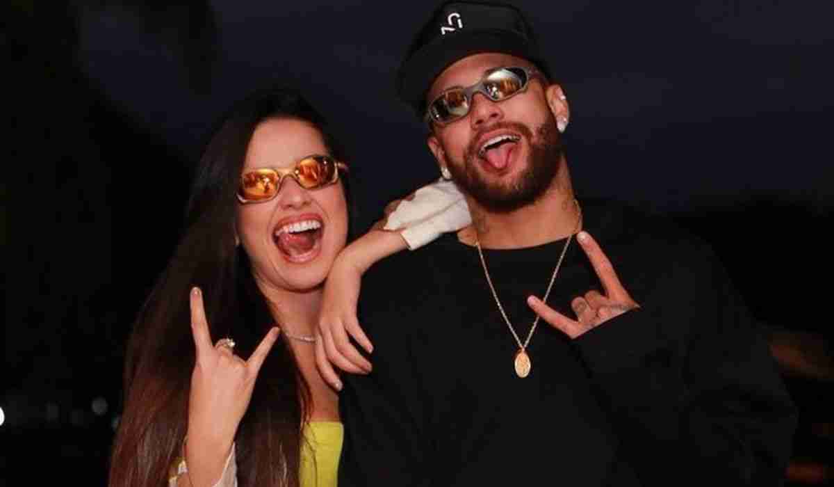Neymar presenteia Juliette com óculos em encontro: 'você é demais' (Foto: Reprodução/Instagram)