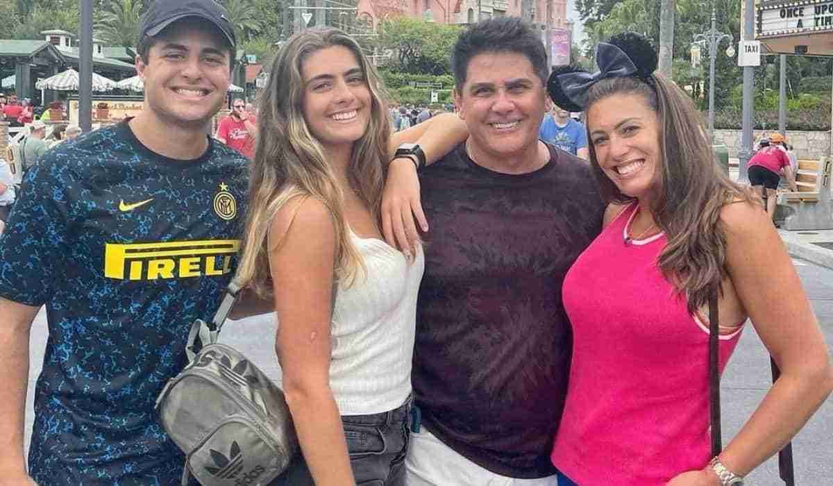 Cesar Filho curte viagem à Orlando com a família: 'meu maior patrimônio' (Foto: Reprodução/Instagram)