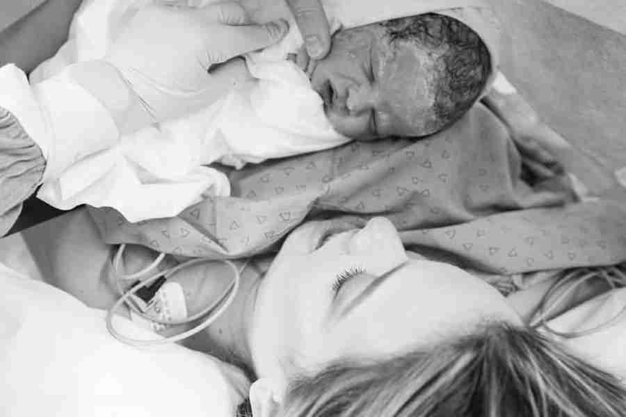 Milena Toscano posta fotos com o filho após o parto: "Esperamos muito por esse momento" (Foto: Reprodução/Instagram)