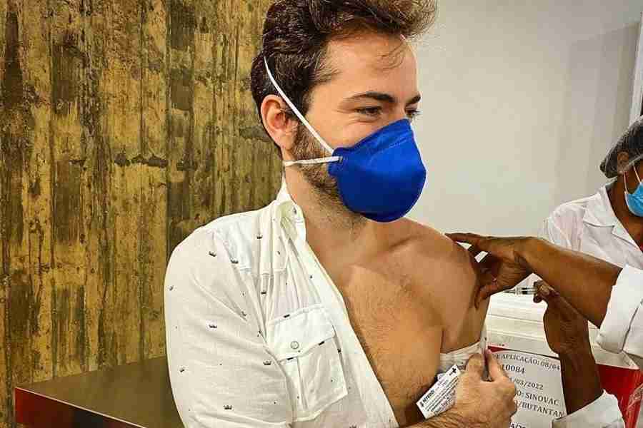 Viúvo de Paulo Gustavo relembra vacinação contra a Covid-19: "Me senti um privilegiado" (Foto: Reprodução/Instagram)