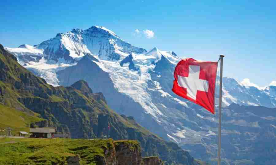 Suíça vai bancar exames de covid-19 para turistas