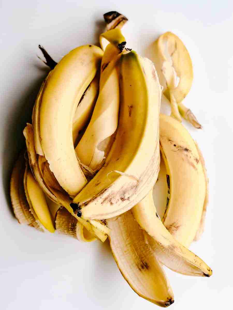 Quanto tempo a banana dura na geladeira? Descubra quando refrigerar e congelar a fruta!