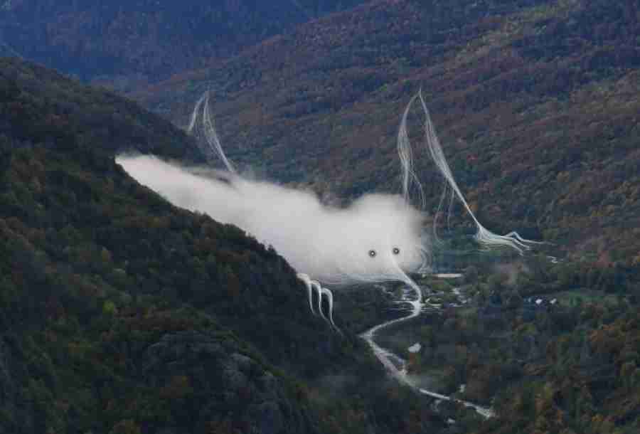 Artista transforma nuvens em criaturas fantásticas