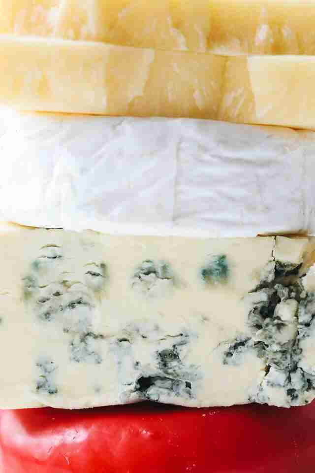 Os 5 principais queijos gourmet que todo amante de queijo deve conhecer!