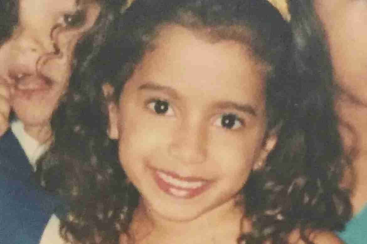 Anitta celebra aniversário com fotos da infância: “Versões de mim” (Foto: Reprodução/Instagram)