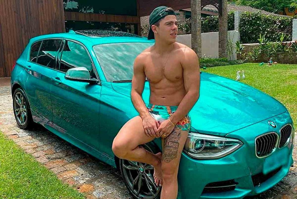 Ex-ator de Carrossel é flagrado polícia transando em carro com a influencer Grazi Mourão. Foto: Reprodução Instagram