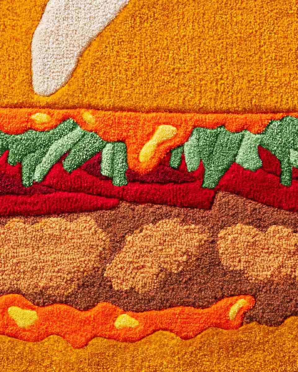 McDonald’s lança coleção limitada de tapetes em formato de sanduíches de frango