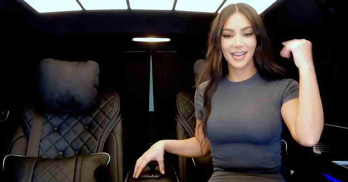 Kim Kardashian ganha carro de luxo. Foto: Reprodução/ Youtube
