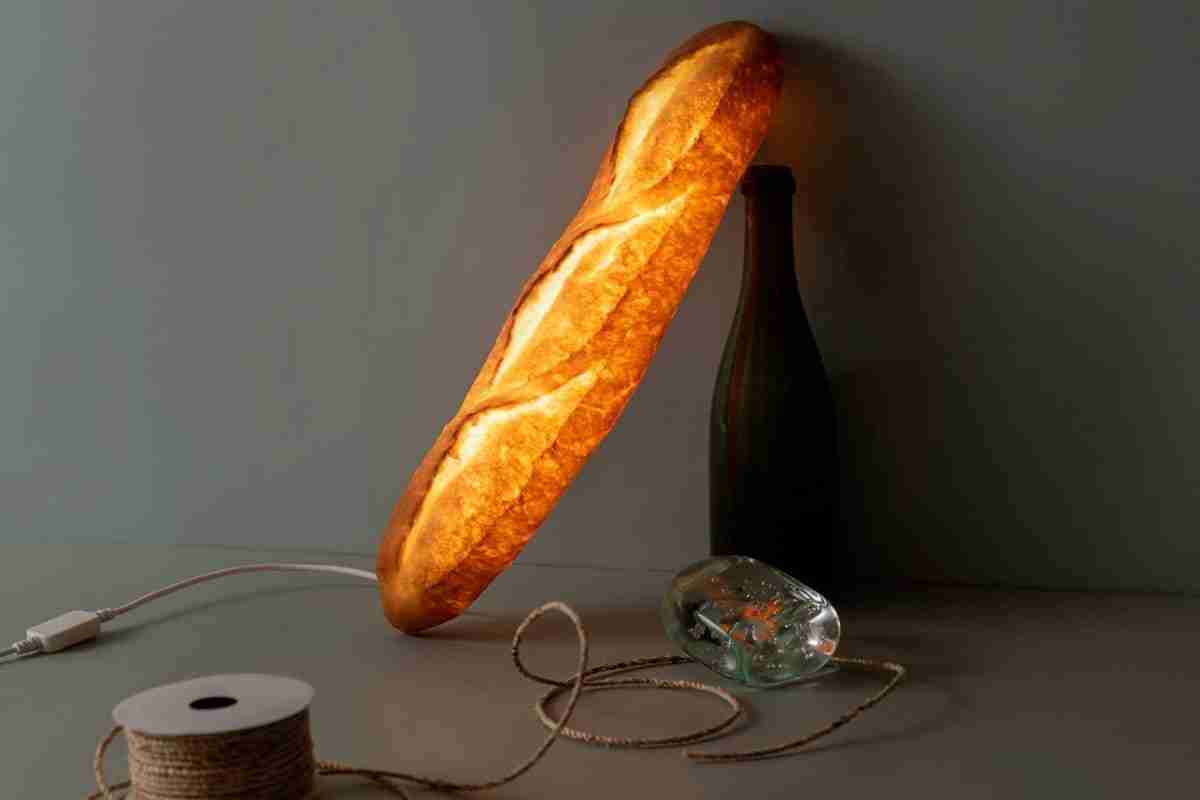 Artista cria luminárias e pendentes feitos de pães de verdade. Conheça a técnica e confira imagens!