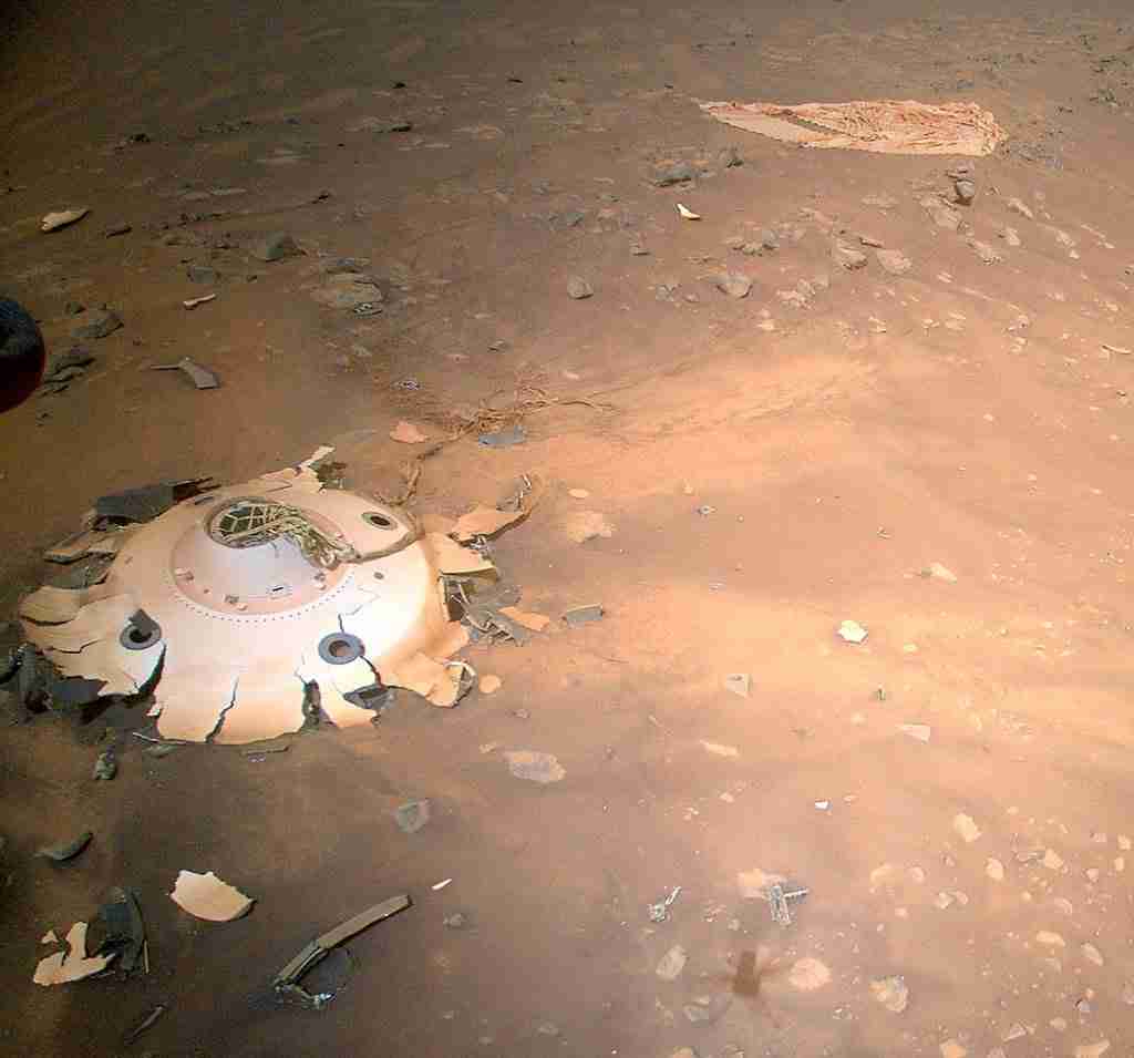 Ingenuity fotografa destroços em seu 26º voo em Marte; entenda