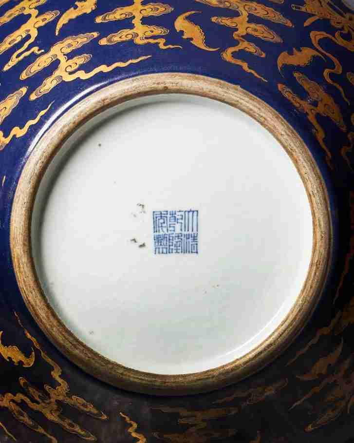 Vaso chinês do período Qianlong ‘perdido no canto da cozinha’ pode valer R$ 950 mil