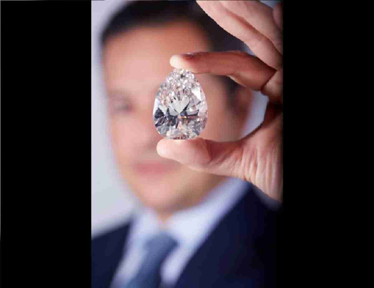 Maior diamante branco já leiloado é vendido por valor abaixo do esperado. Fotos: Divulgação/ Christie’s