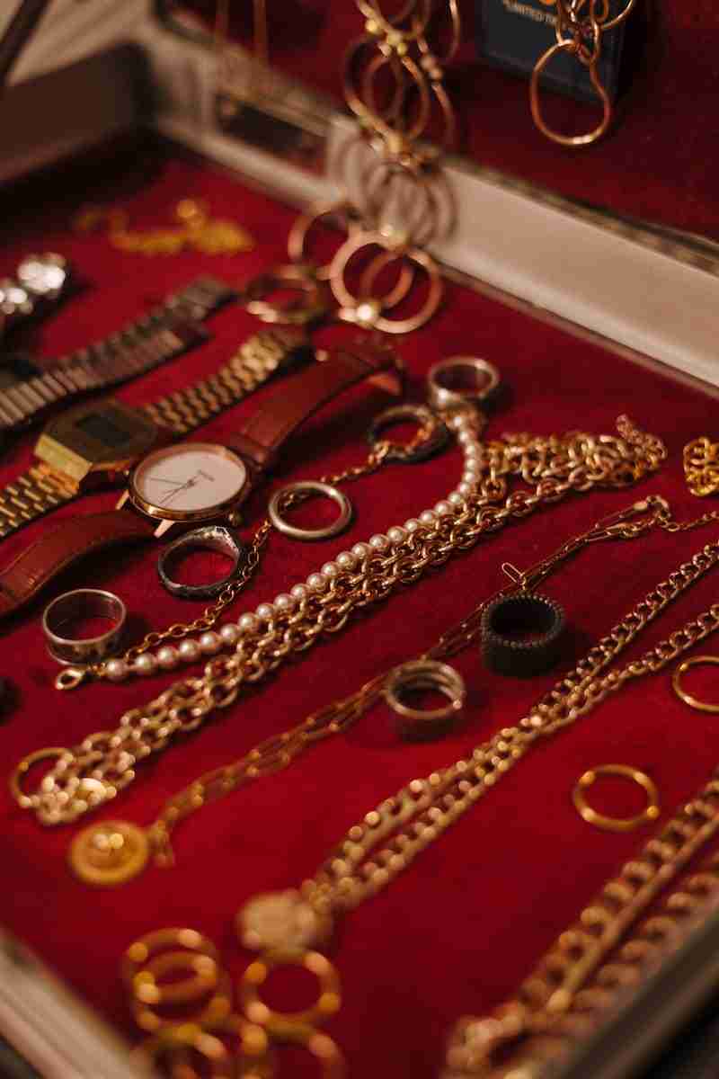 Preço do ouro impulsiona mercado de joias usadas no Brasil