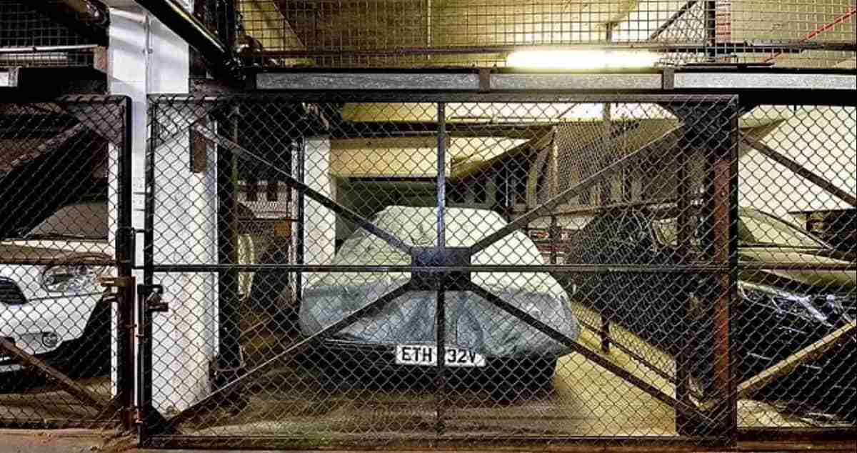 Garagem para um carro está à venda em Londres. Fotos: Divulgação/ Zoopla