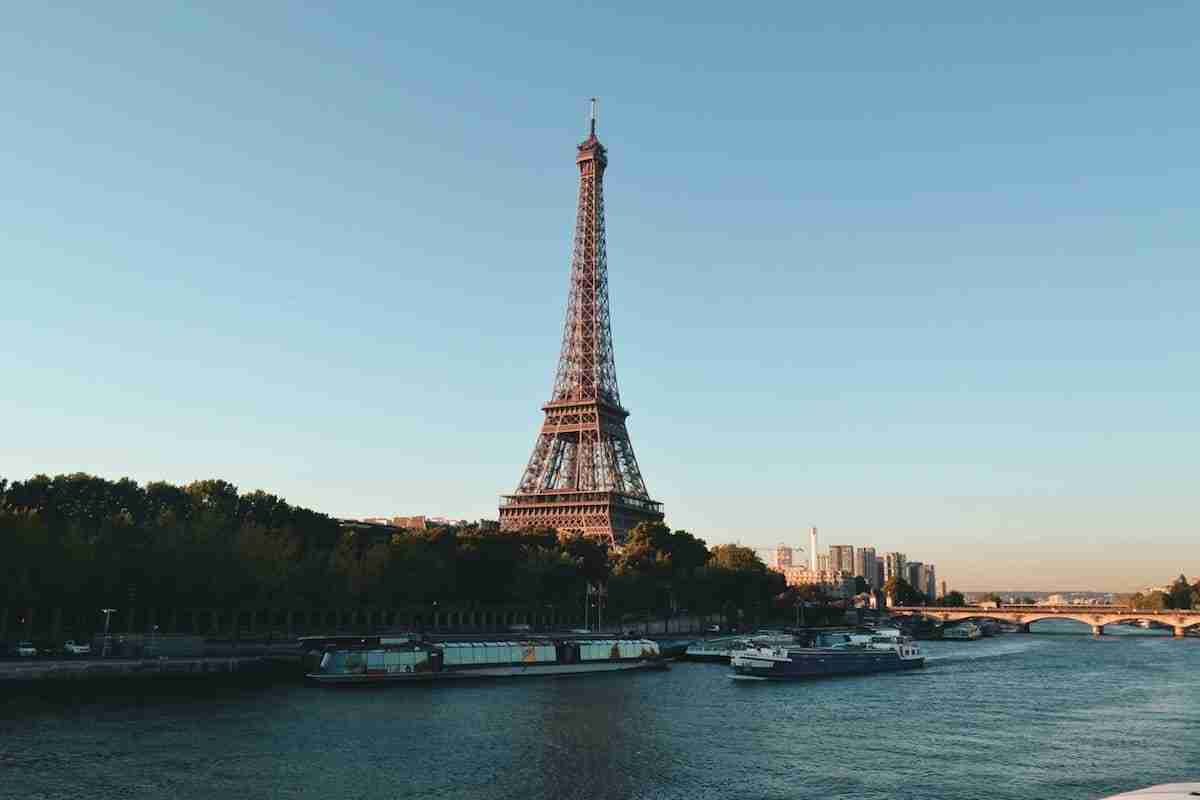 Turismo de luxo na Europa vai render bilhões de euros nos próximos anos. Foto: Paris, França | Pexels