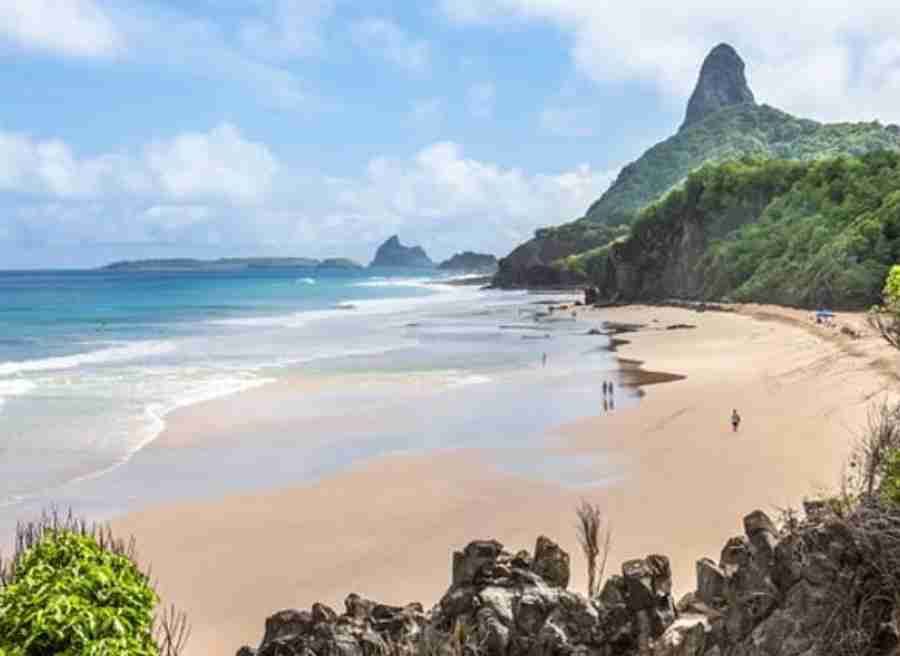 Baía do Sancho, em Fernando de Noronha, está no ranking com as melhores praias do mundo para 2022. Fotos: Reprodução/ Tripadvisor