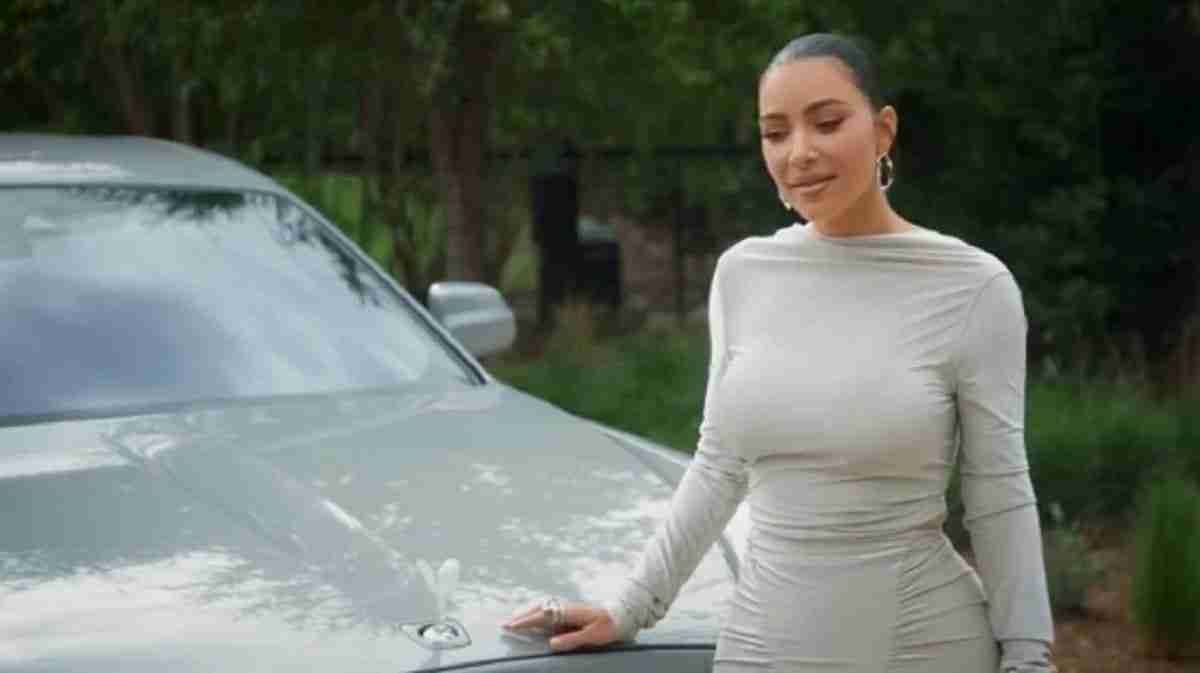 Ferrari confirma que Kim Kardashian está proibida de comprar carros da marca