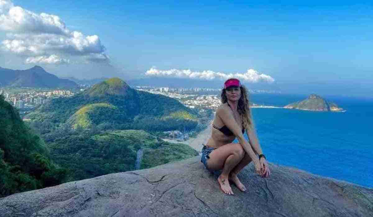 Rita Guedes encanta ao posar em trilha do Rio: ‘salve a natureza’ (Foto: Reprodução/Instagram)