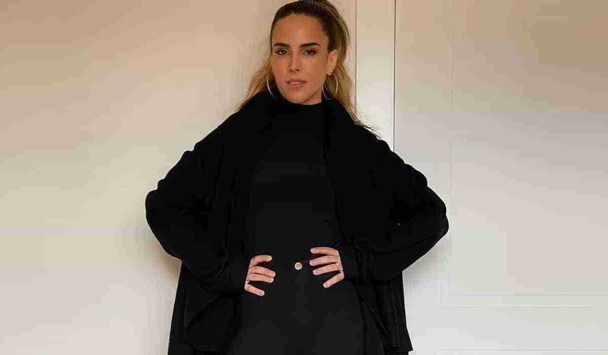 Wanessa Camargo encanta ao posar com look todo preto: ‘pensa no frio’ (Foto: Reprodução/Instagram)