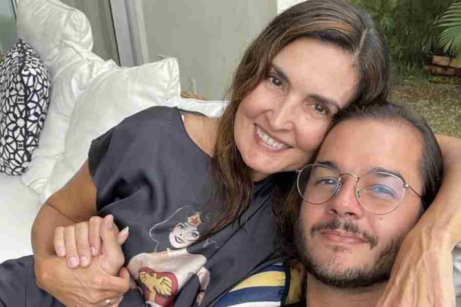 Túlio Gadêlha comemora 55 meses com Fátima Bernardes e nega crise no relacionamento (Foto: Reprodução/Instagram)
