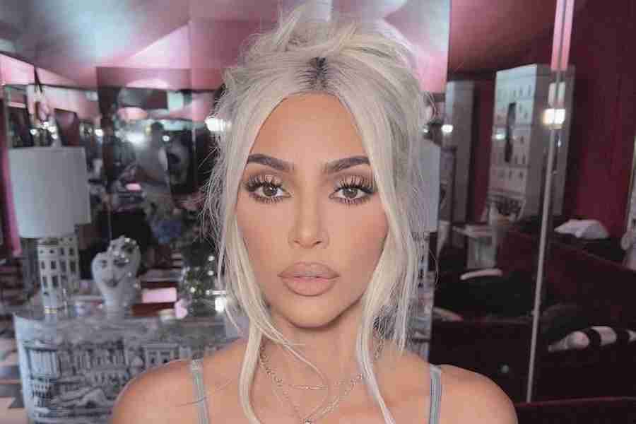Kim Kardashian polemiza ao revelar que comeria cocô para parecer mais jovem (Foto: Reprodução/Instagram)