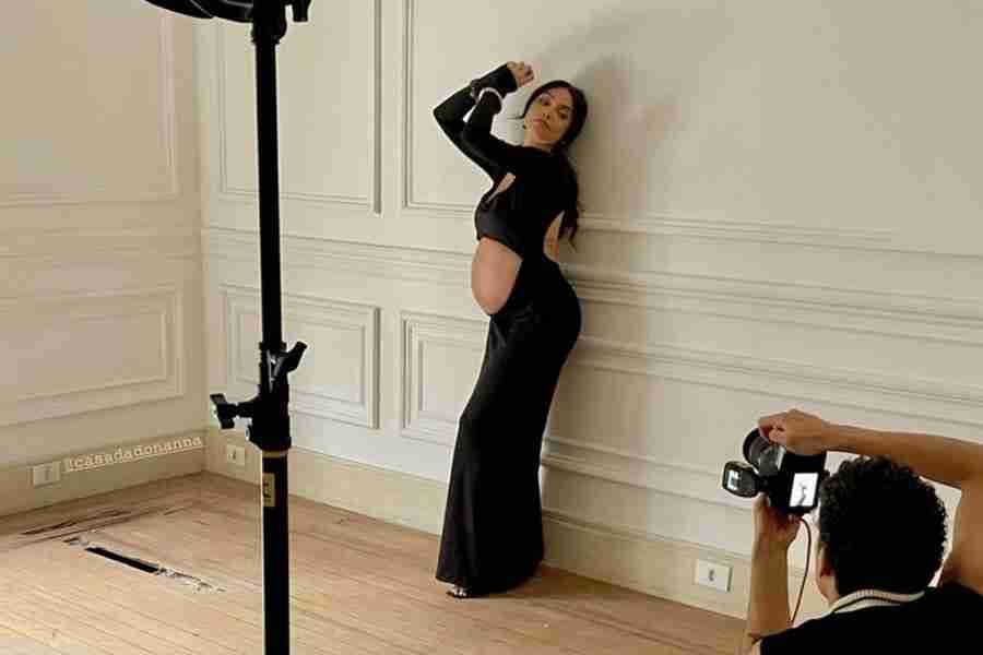 Na reta final da gravidez, Paula Amorim faz ensaio de gestante (Foto: Reprodução/Instagram)
