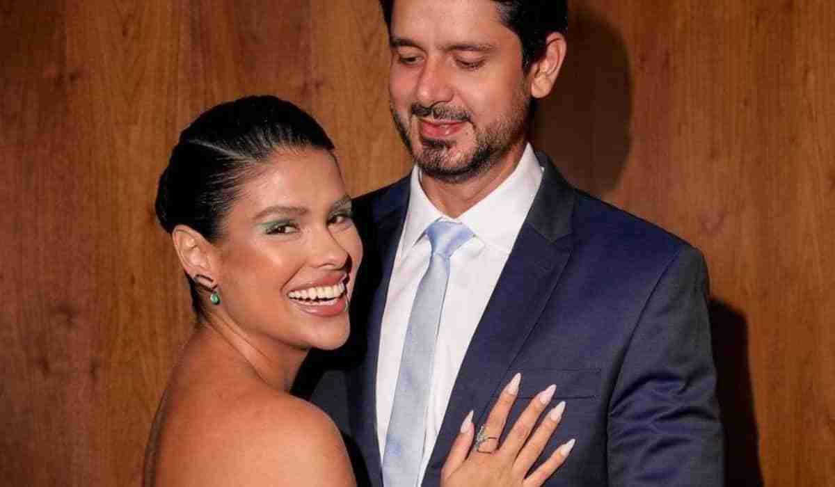 Munik Nunes é pedida em casamento durante seu aniversário (Foto: Reprodução/Instagram)