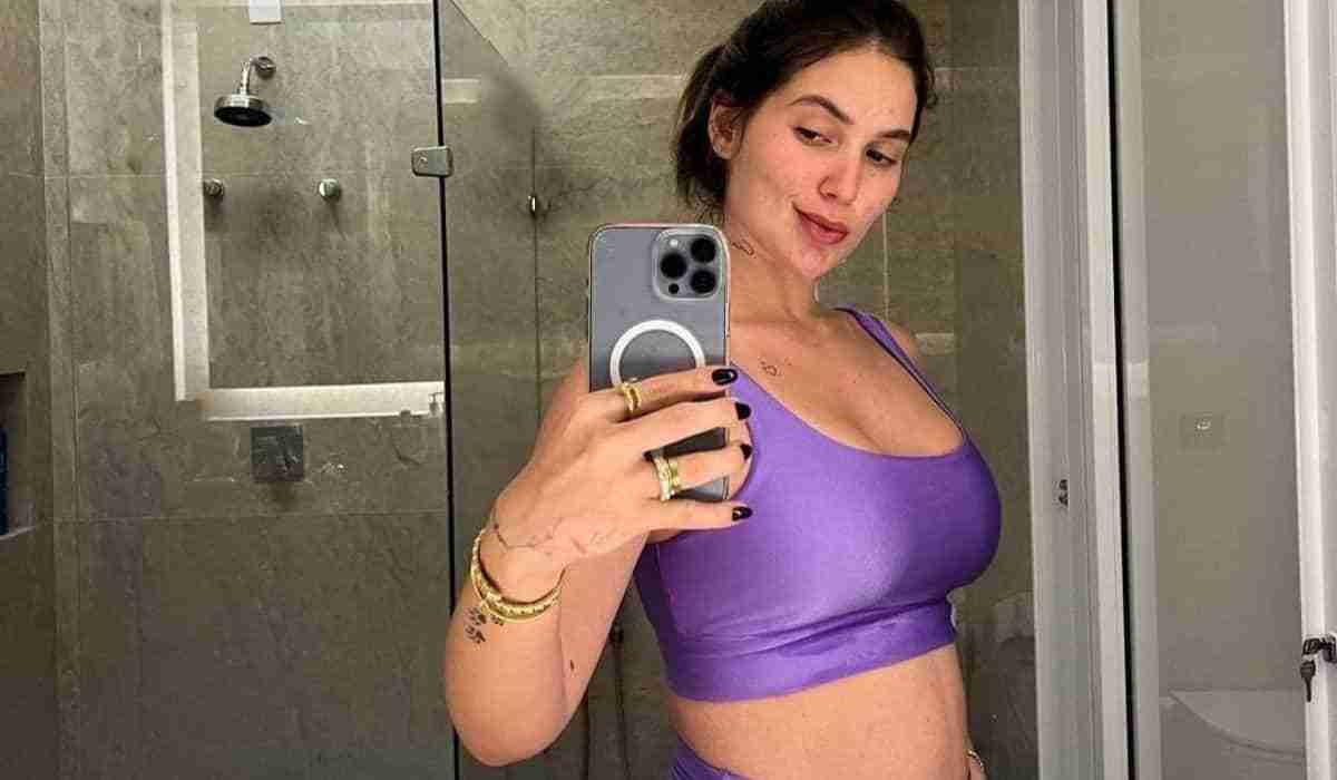 Virginia Fonseca posa exibindo barriga de seis meses de gravidez (Foto: Reprodução/Instagram)