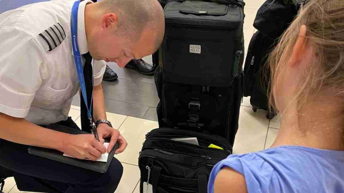 Piloto escreve cartinha para a fada depois que passageira de 6 anos perde o dente no avião
