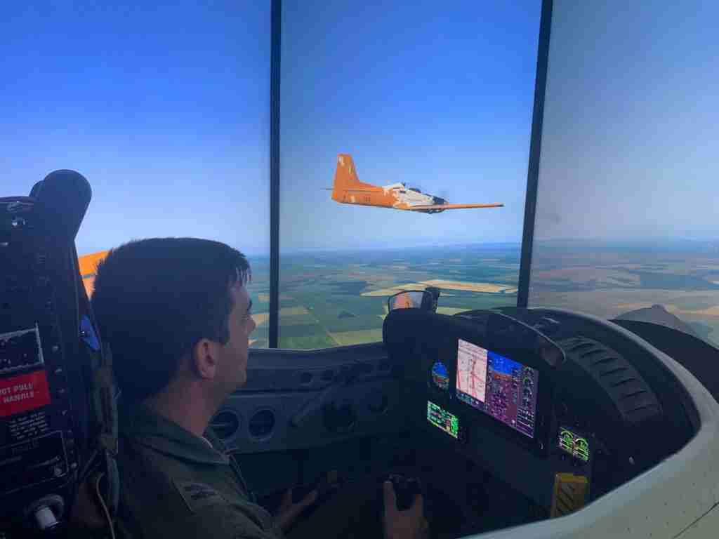 FAB inaugura novo simulador de voo para cadetes