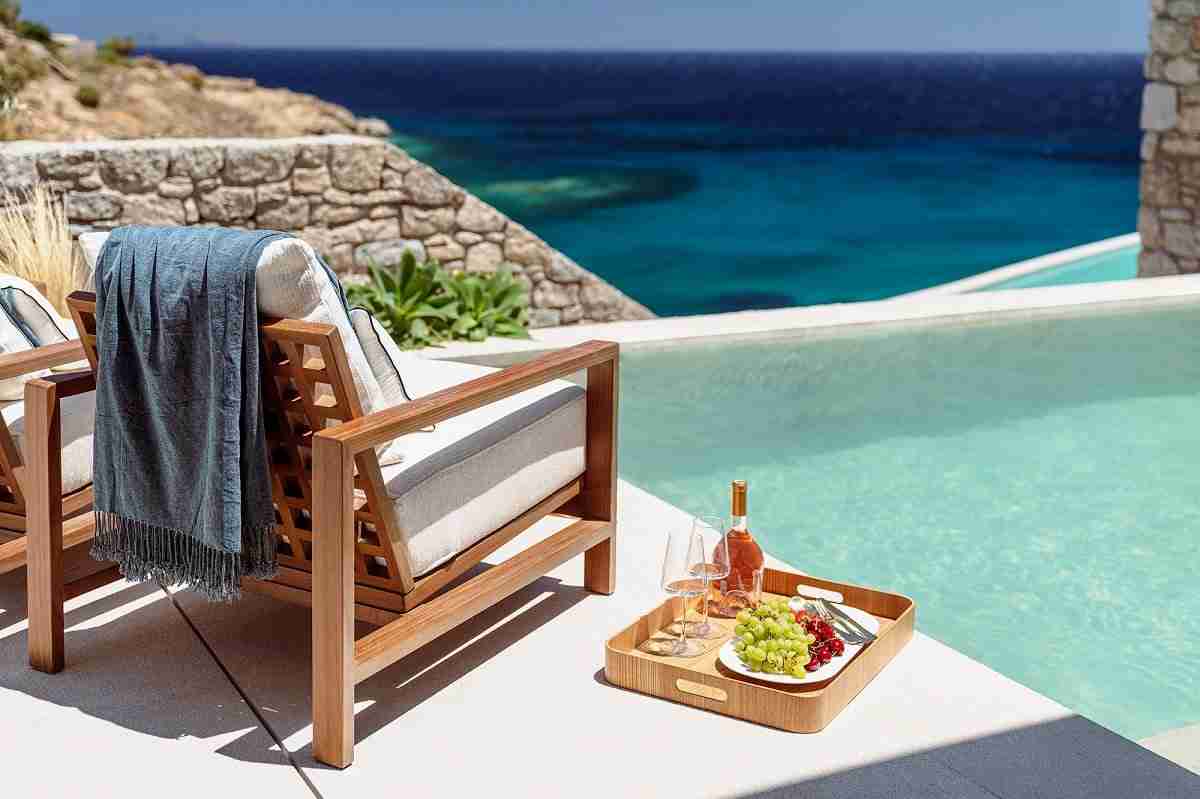 Grécia: conheça novo hotel luxuoso em Mykonos com piscina infinita gigante