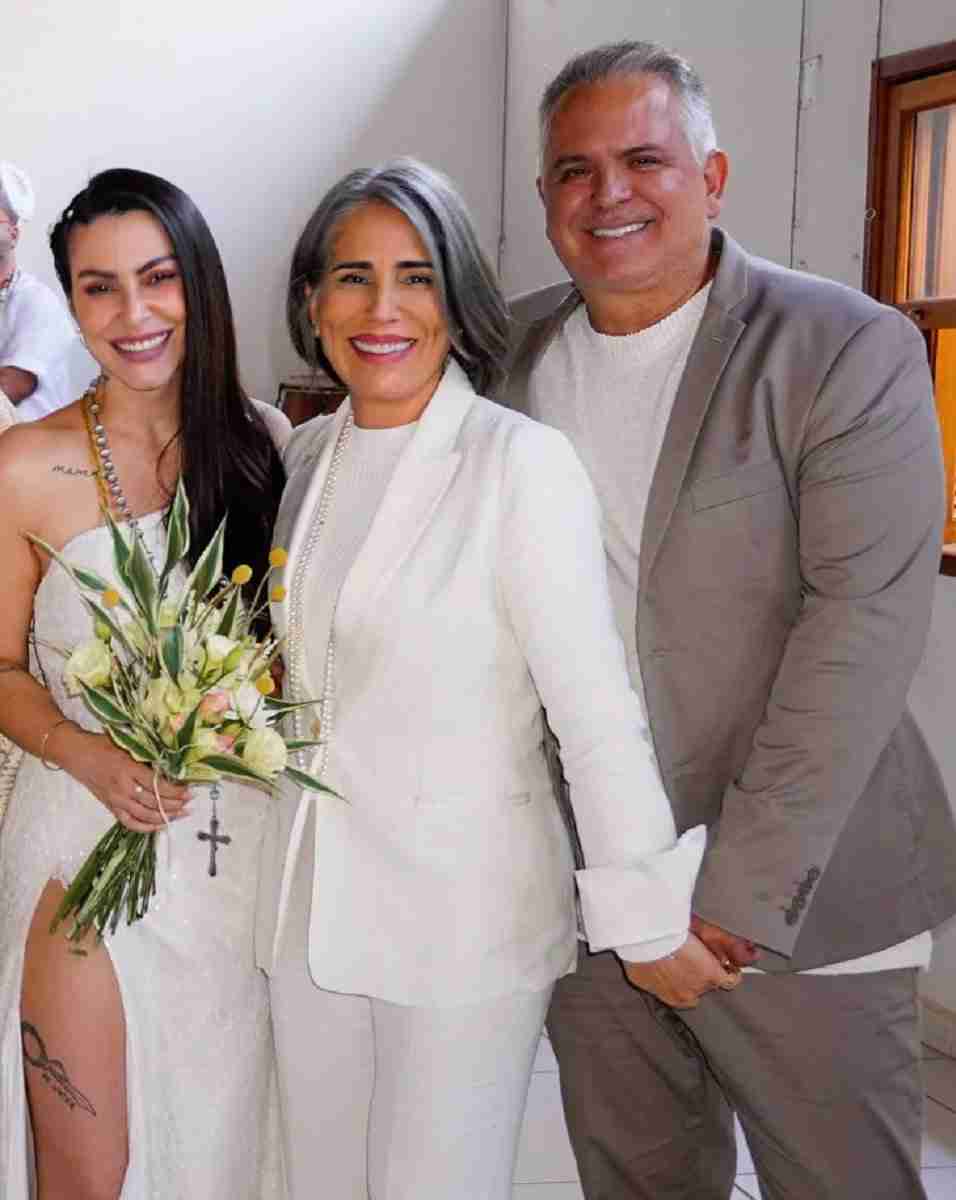 Cleo se casa com Leandro D’Lucca em cerimônia luxuosa de candomblé: ‘abençoados’