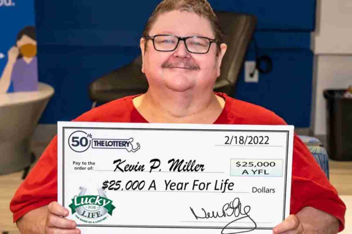 Sorte em dose dupla: homem ganha prêmio da loteria pela segunda vez