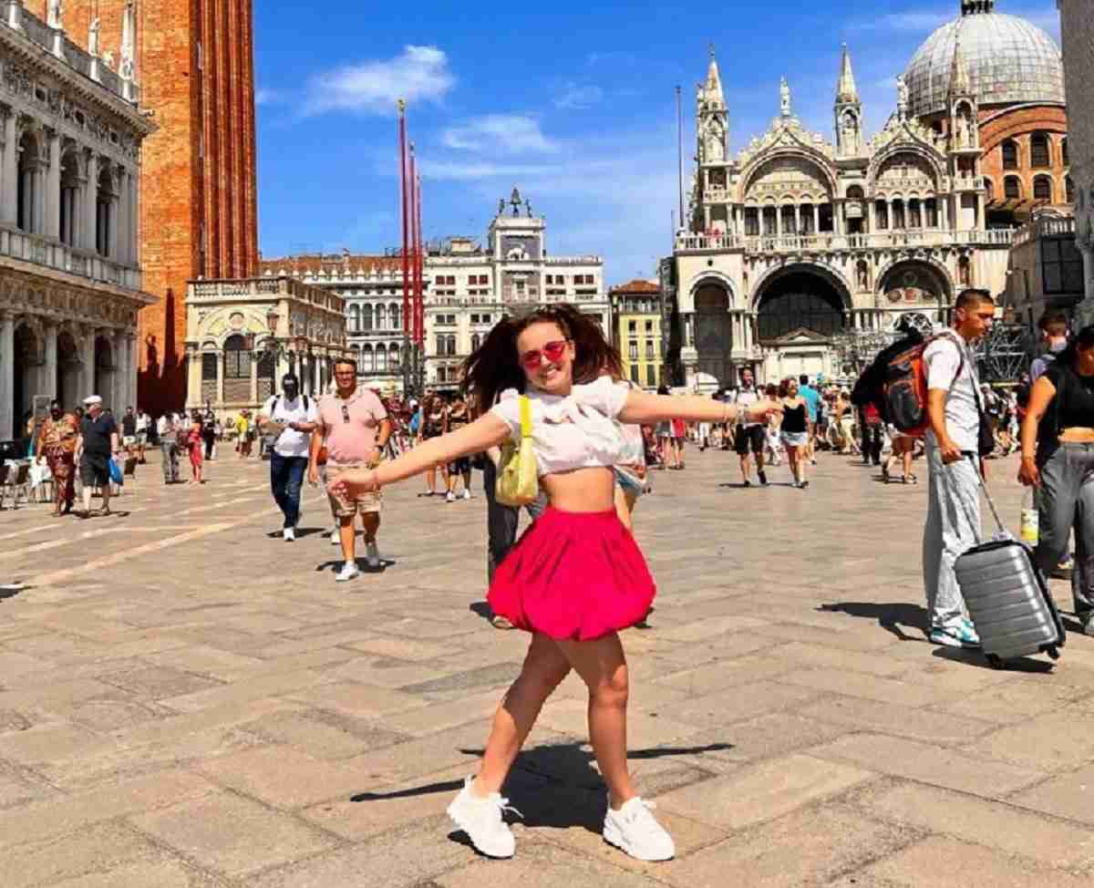 Larissa Manoela curte férias em Veneza. Fotos: Reprodução/ Instagram