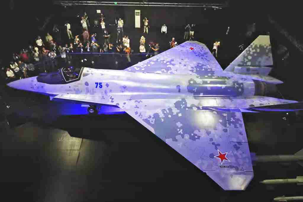 Caça Sukhoi Su-75 Checkmate fará primeiro voo em 2024