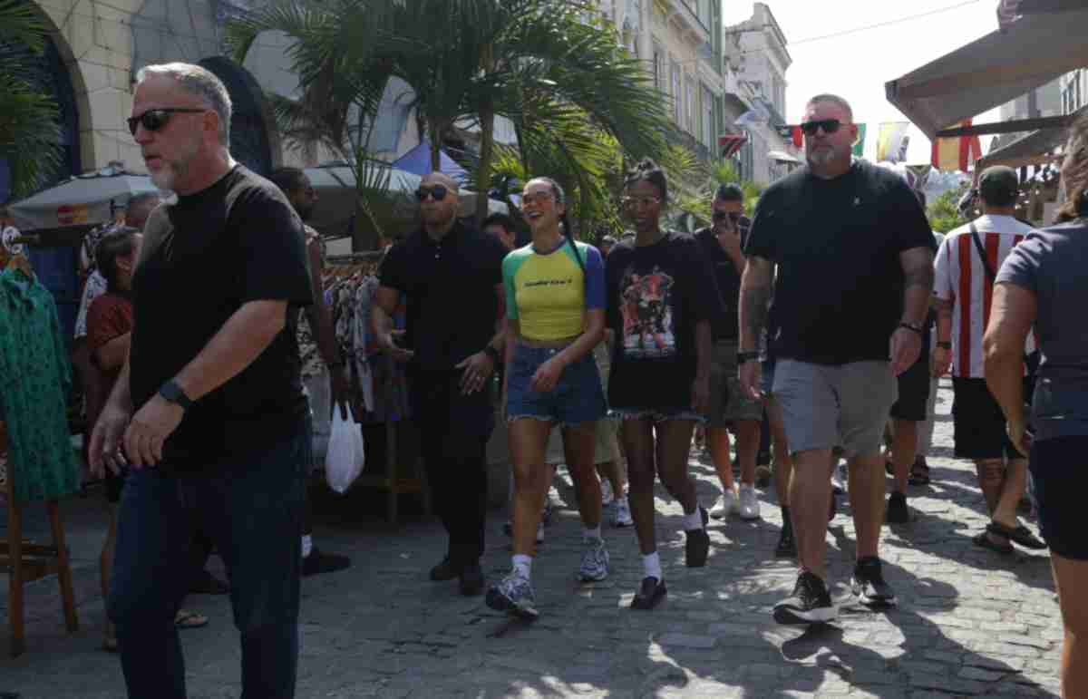 Dua Lipa passeia pelo Rio de Janeiro (agnews / AgNews)