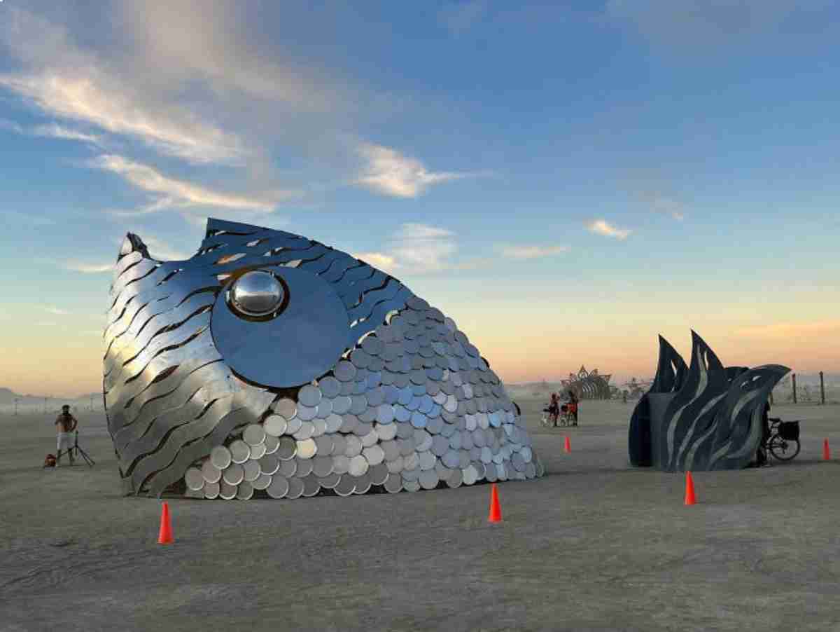Burning Man: festival volta depois de dois anos com instalações gigantes e esculturas fantásticas