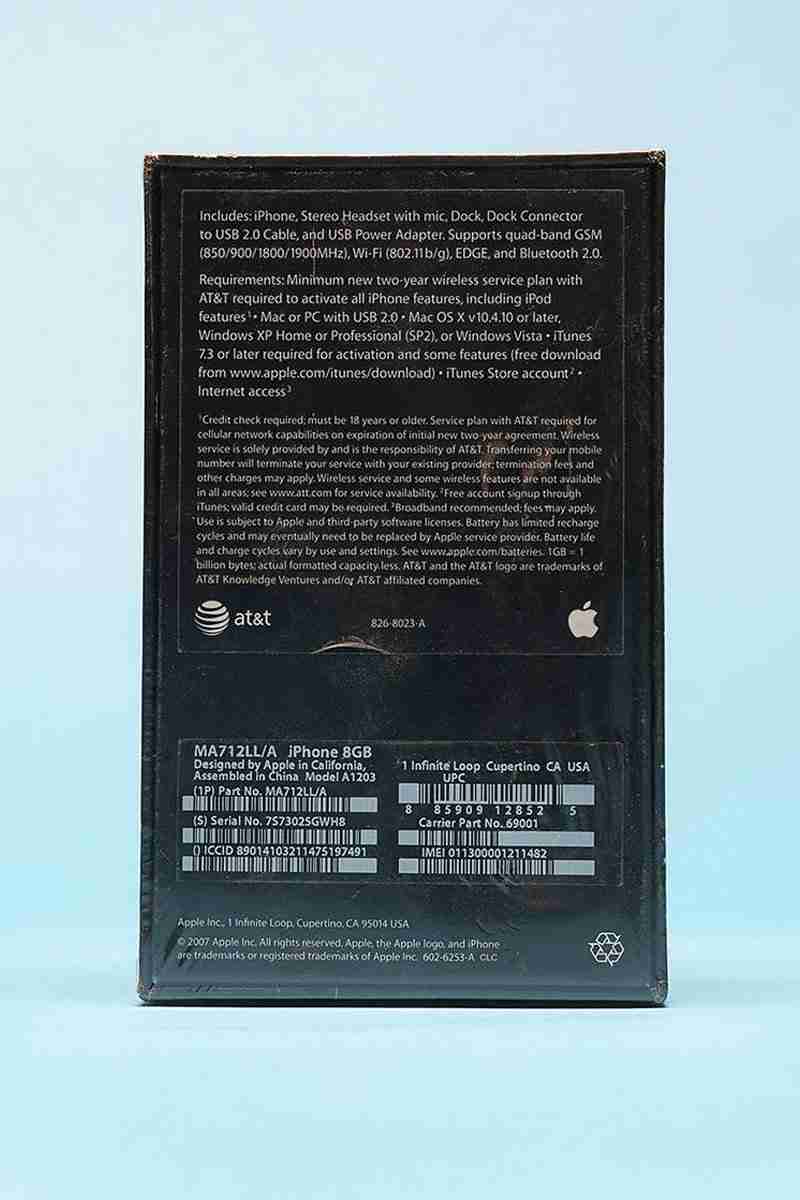 Na caixa e lacrado: primeiro modelo de iPhone é vendido por R$ 185 mil