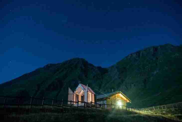 Itália: durma sob as estrelas nessa cabine transparente
